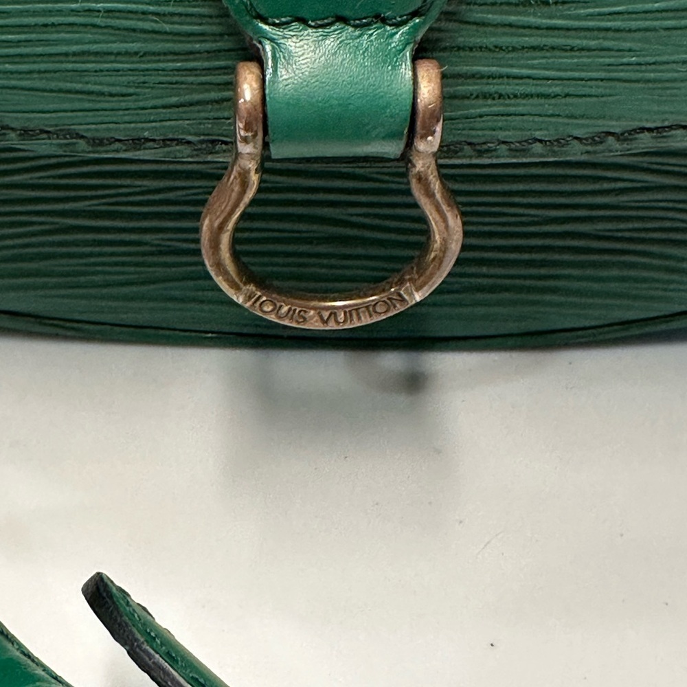 Louis Vuitton Retired Saint Cloud Green Epi PM Crossbody Bag + LV Dust Bag + COA - Picture 4 of 16